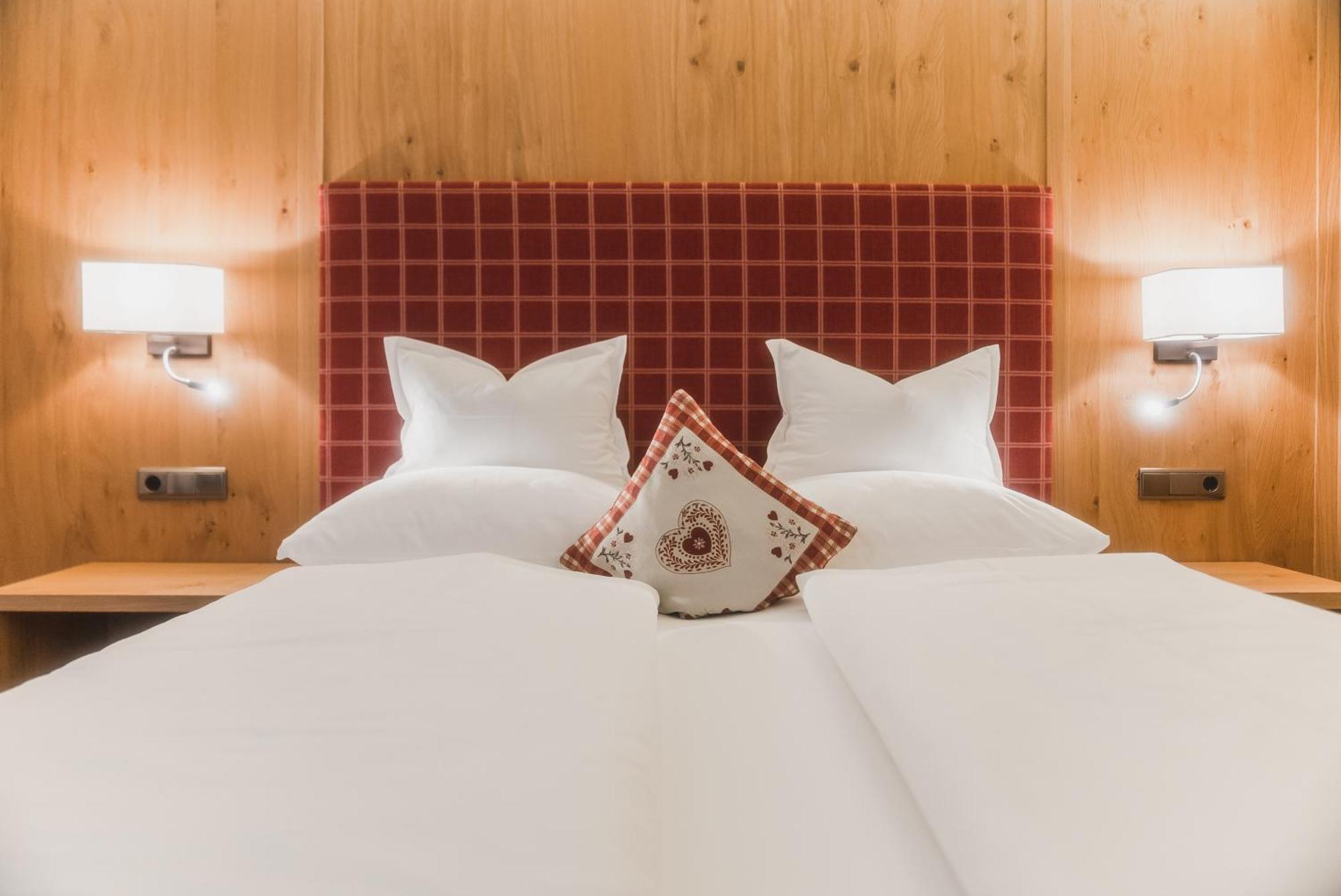Hotel Villa Waldheim 圣坎迪朵 外观 照片